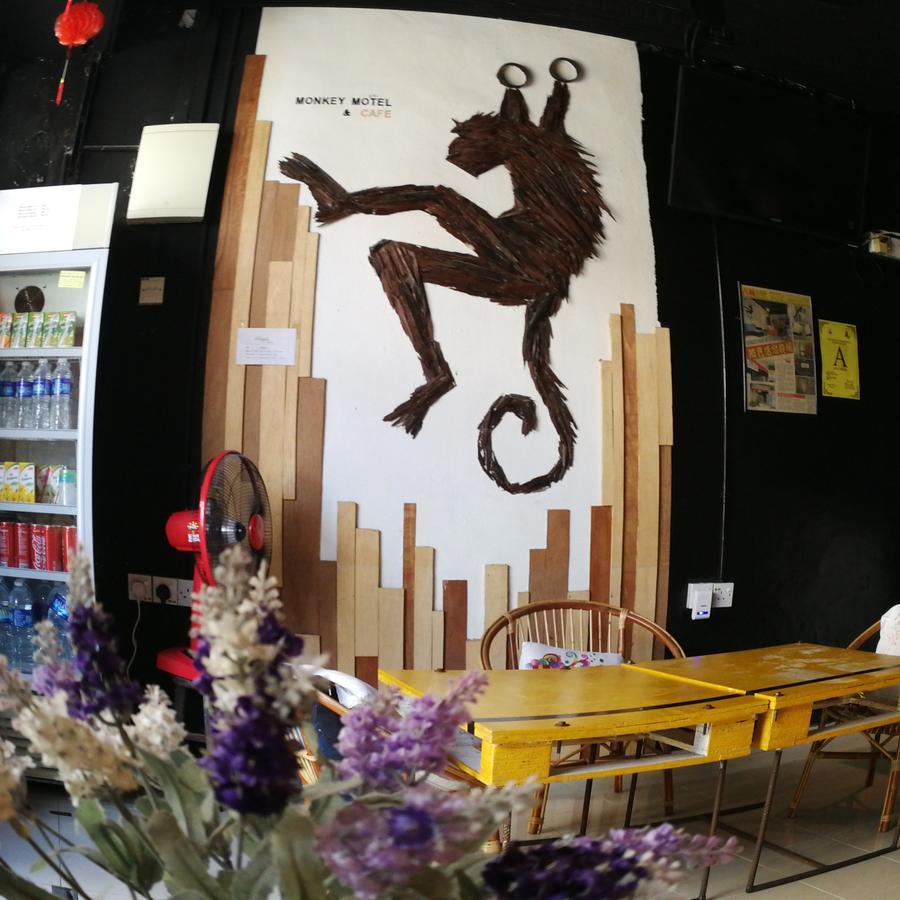 Monkey Motel Cafe Malakka Dış mekan fotoğraf
