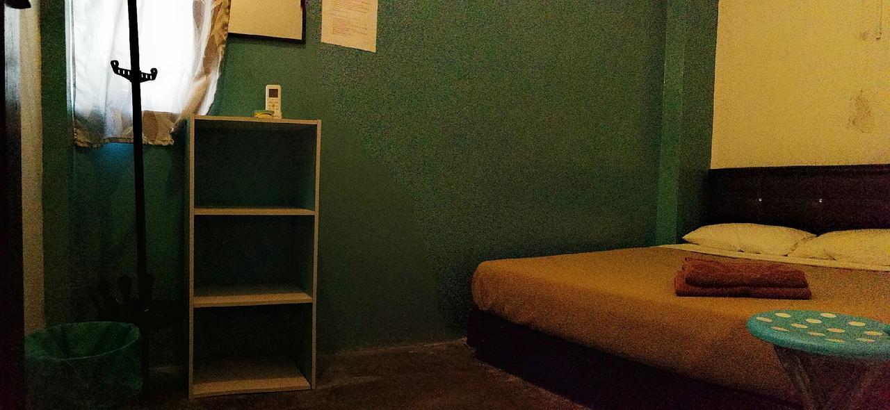 Monkey Motel Cafe Malakka Dış mekan fotoğraf