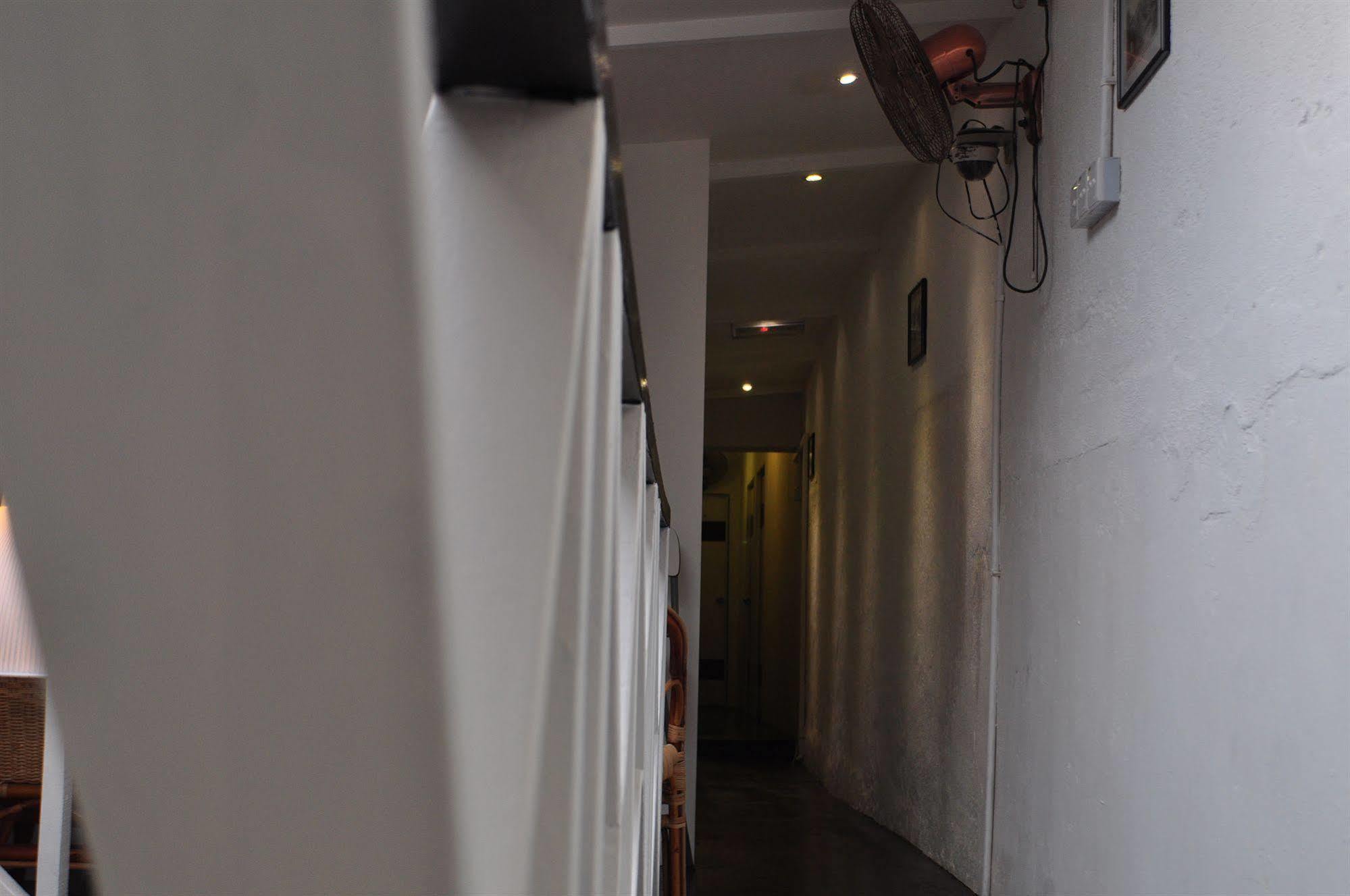 Monkey Motel Cafe Malakka Dış mekan fotoğraf