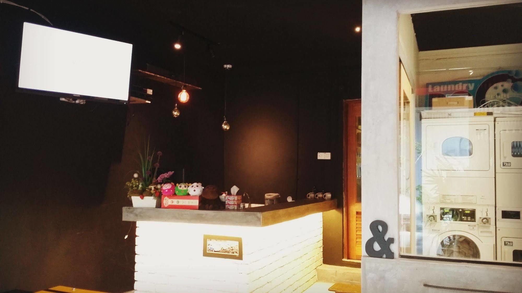 Monkey Motel Cafe Malakka Dış mekan fotoğraf
