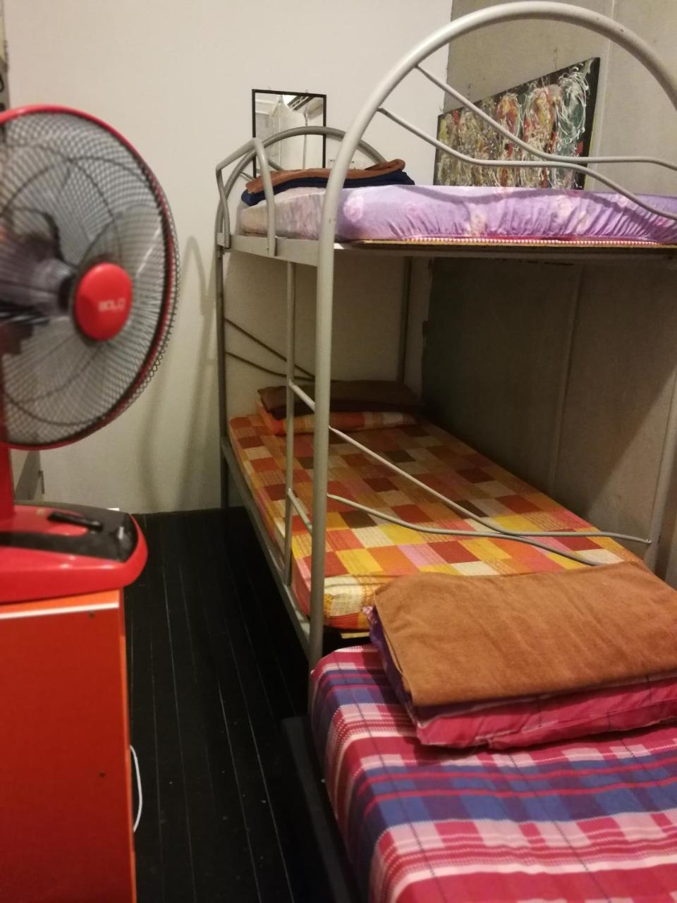 Monkey Motel Cafe Malakka Dış mekan fotoğraf