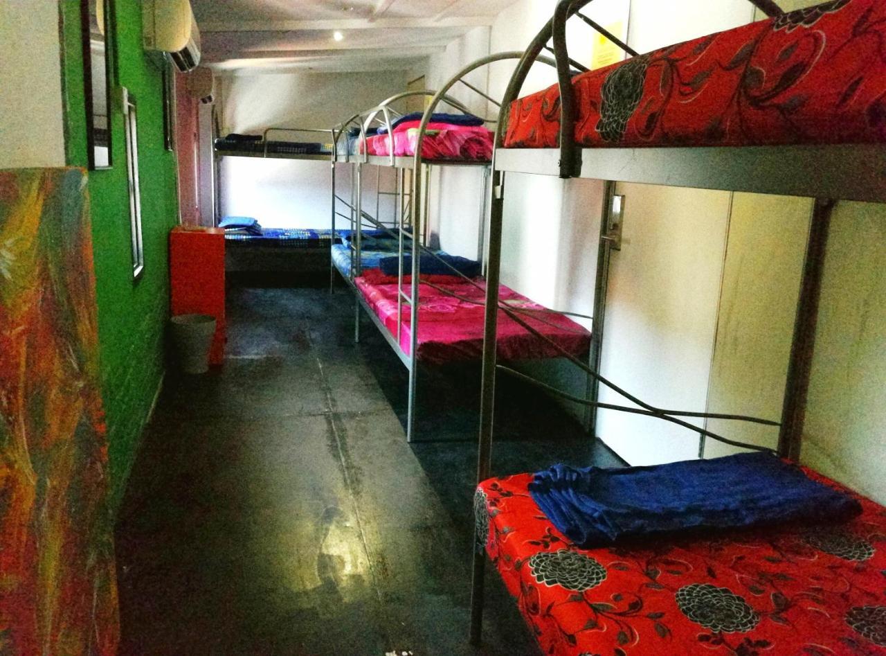 Monkey Motel Cafe Malakka Dış mekan fotoğraf